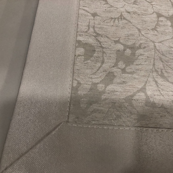 6 Pc Waterford Damask Silver Placemats - Picture 7 of 8